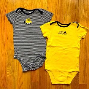 2 Carter’s 24 month onesies/bodysuits